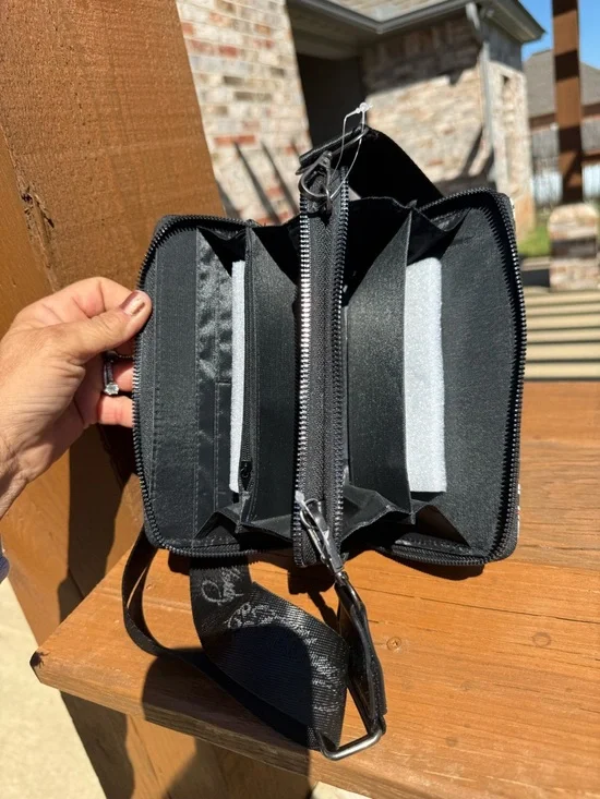 NWT Ed Hardy Red and Black Double Zipper Fits Phone Crossbody Bag - Picture 8 of 9